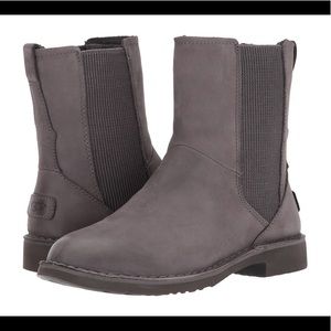 ugg larra boot black